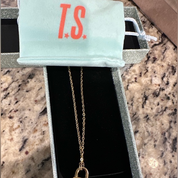 🧡Opalite Lock Necklace- Ready to ship!🧡 - Picture 2 of 4